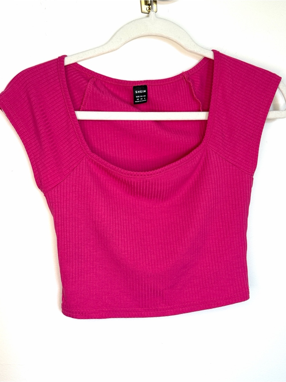 SHEIN Fuchsia Ribbed Scoop Neck Crop Top
